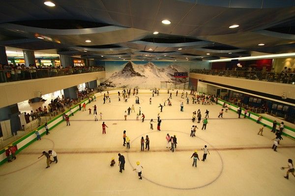 4 SM Mall of Asia (4.2 million sq ft)