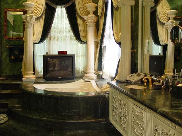 The private house of the former Secretary of Health Care of Azerbaijan 9