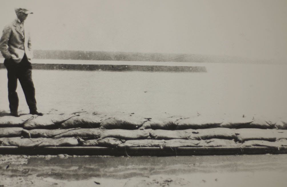 1927 Mississippi River Flood. Mississippi River Flood