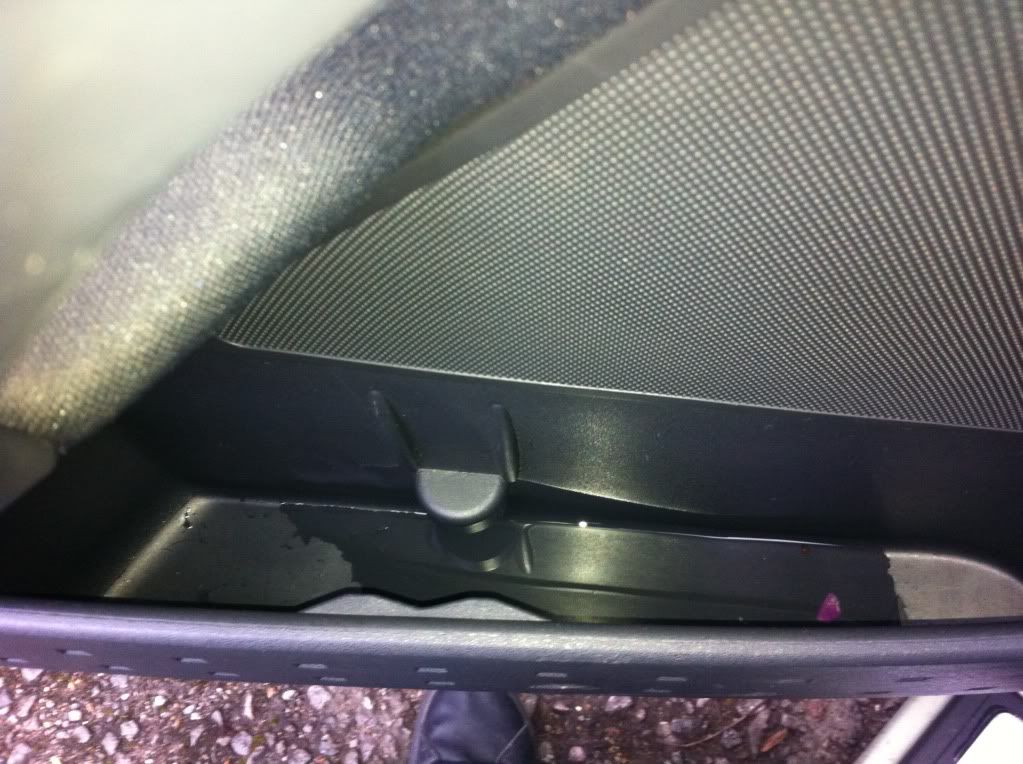 Scenic II Drivers side Electric Window has a mind of its own ... Scenic II Drivers side Electric Window has a mind of its own ...