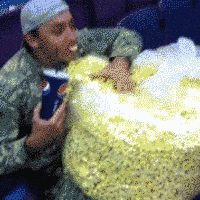 200x200px-ZC-f94a5105_Eating-Popcorn-Soda.gif