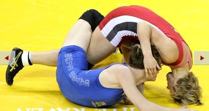 WomenWrestling.jpg