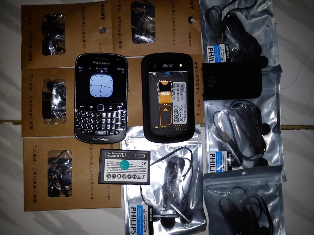 Bán BLackBerry 9930  và  9700 hàng Xách Tay , NEW 99 % Keng Ko vết Trầy HCM Q.GV - 2