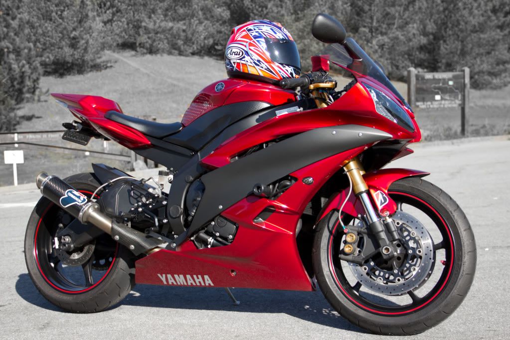 IMAGE: http://i241.photobucket.com/albums/ff82/msu1972/Trackday/UvasRide-6.jpg