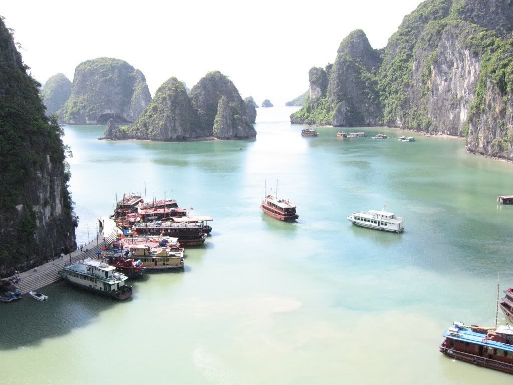 IMAGE: http://i241.photobucket.com/albums/ff82/msu1972/Travel/HaLongBay.jpg